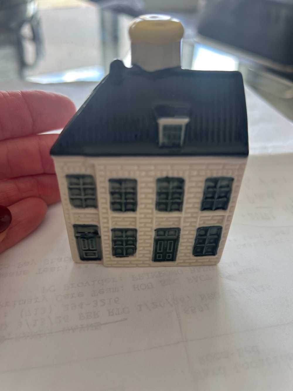 KLM Delft # 106 Ceramic Miniature House  intact-  Business Class BOLS
